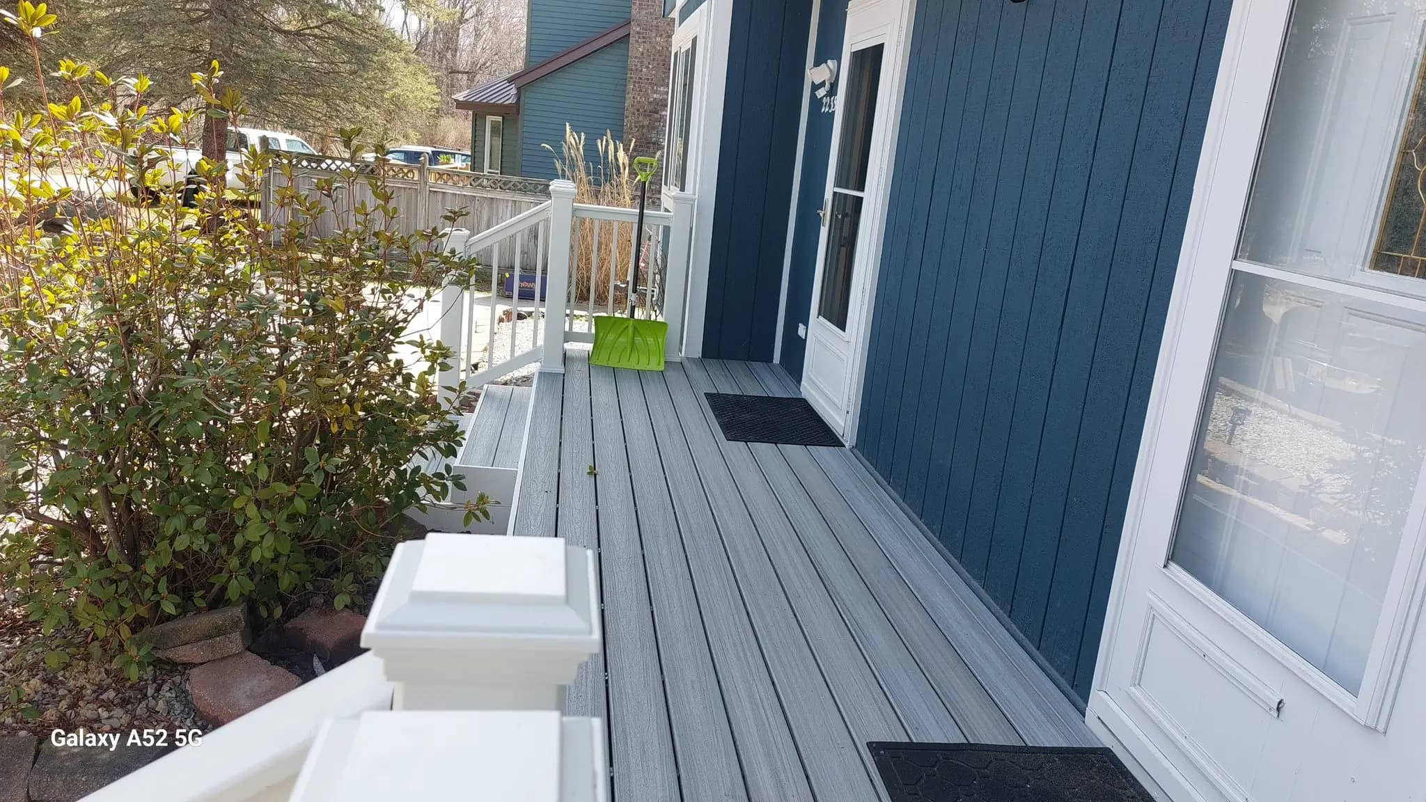 Low-Maintenance Composite Deck - Image 2